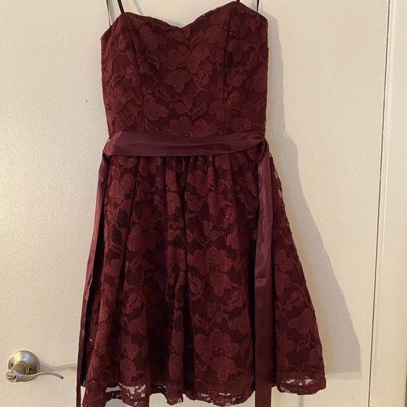 👗HP👗 Delias Burgundy Strapless Dress - Picture 2 of 13